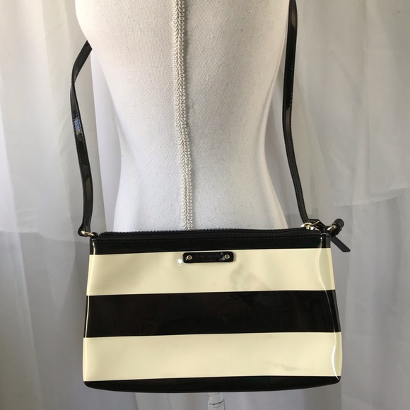 kate spade Handbags - ♠️Kate spade cross body bag♠️